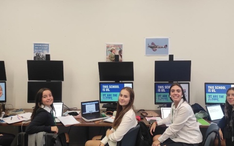 Photo 6028599281771988679 y